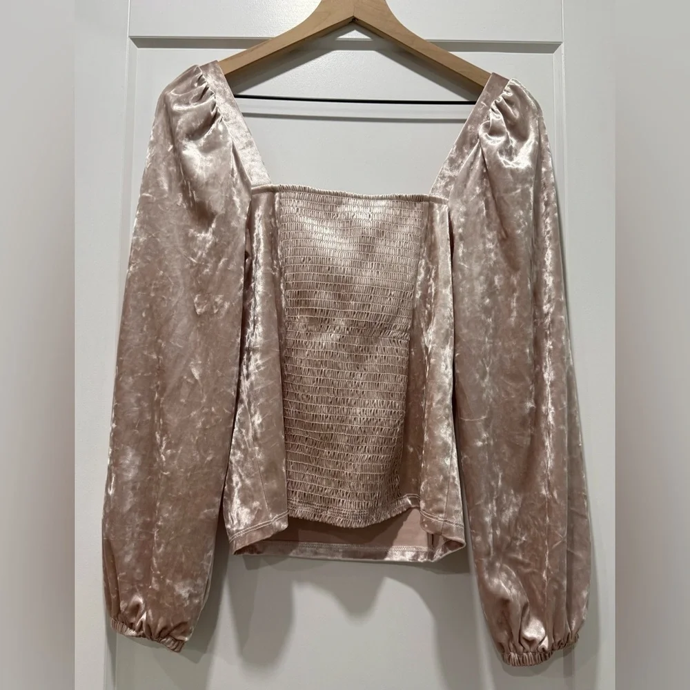 ✨ By Anthropologie Crushed Velvet Square Neck Puff Sleeve Top – M